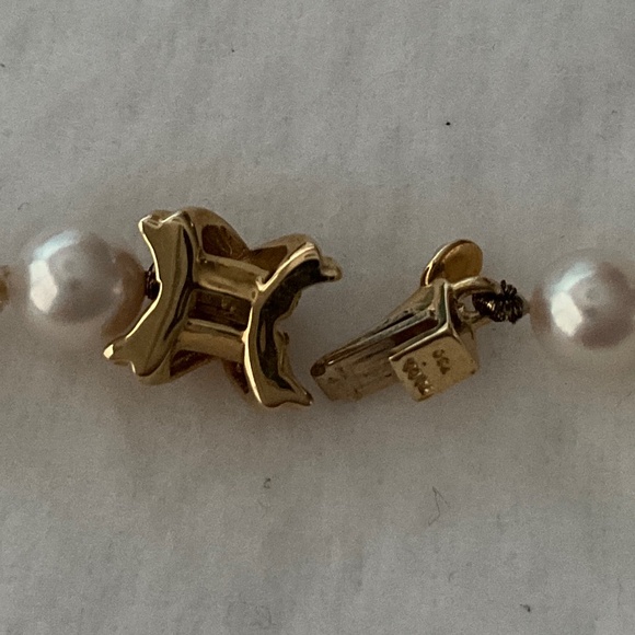 TIFFANY & CO Signature 18K YG Clasp Akoya Pearl Strand Necklace - Picture 11 of 14